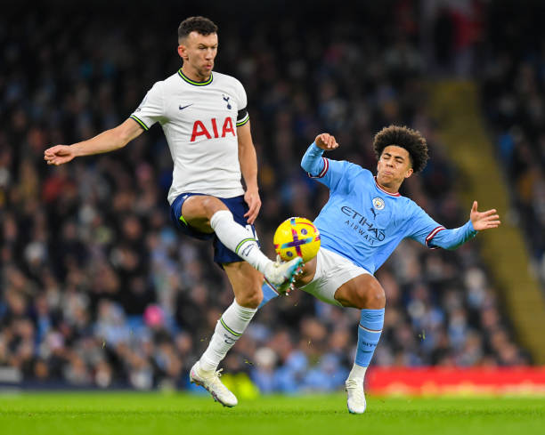 中似乎占据 中似乎占据