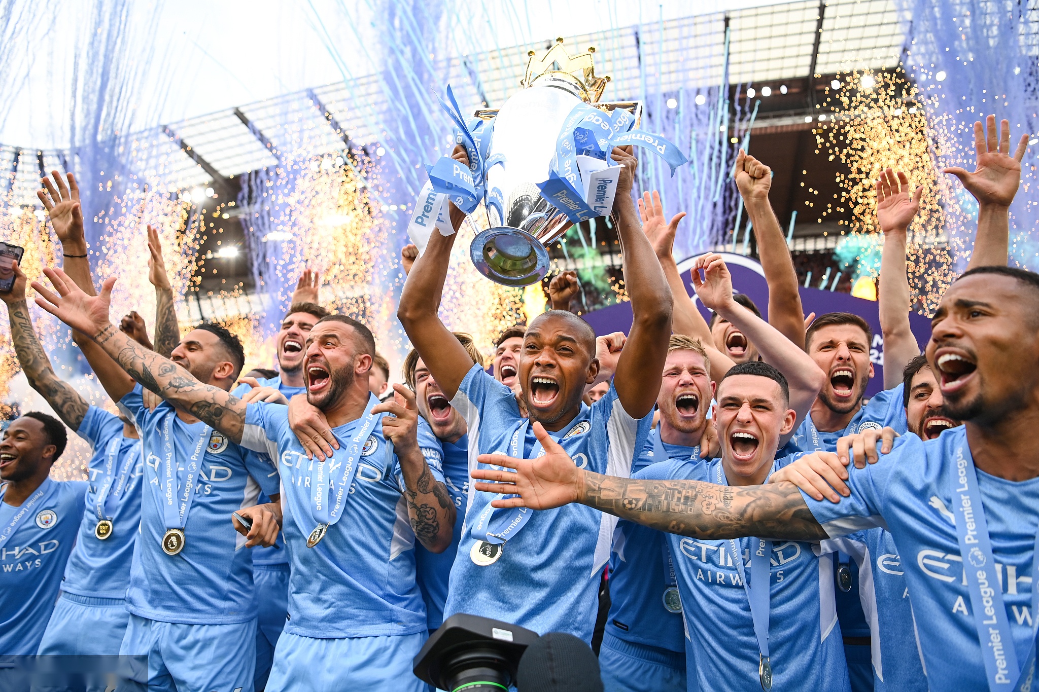 她与搭档在 她与搭档在